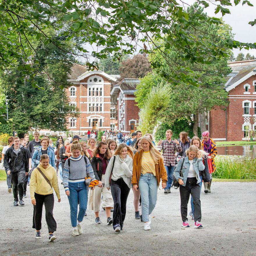 Bilde av nye studenter første studiedag